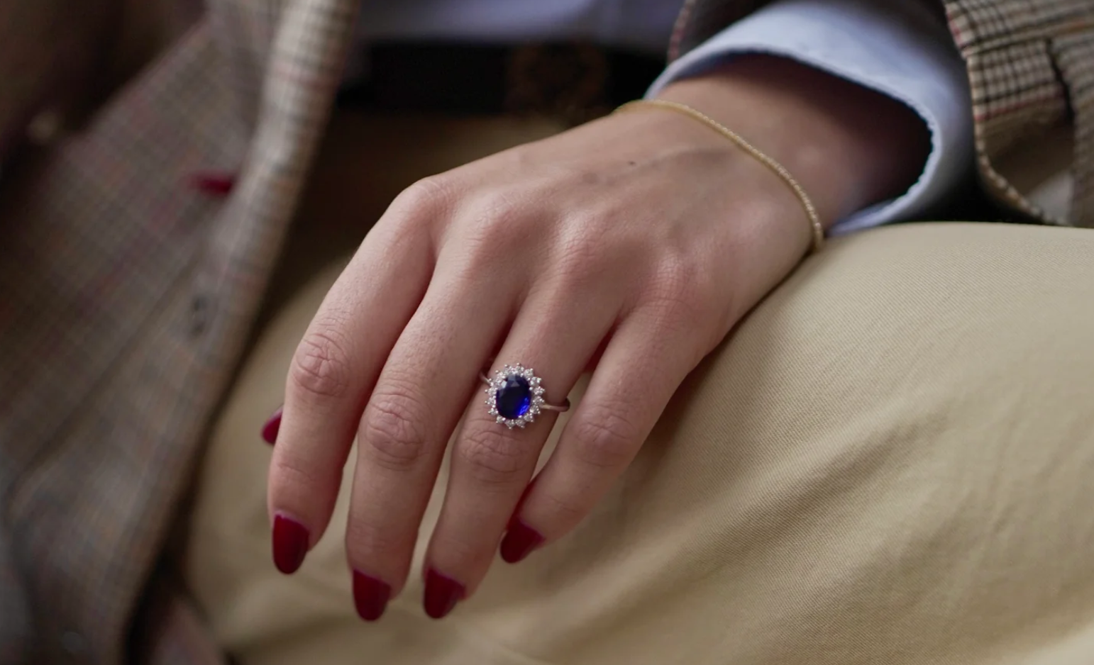 Otra Para Mí, “joyas para sentirse poderosa y elegante”